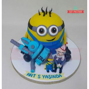 Oturan Minion Pastası